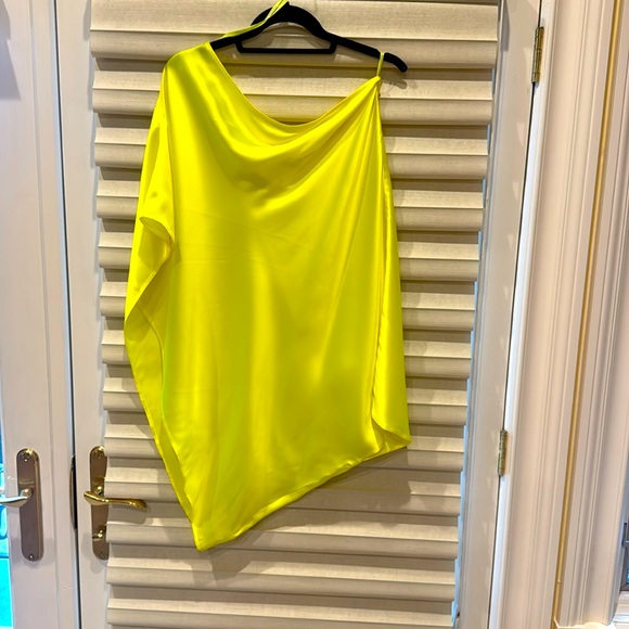 L'AGENCE Tops - Lagence brand new never worn
No Tag